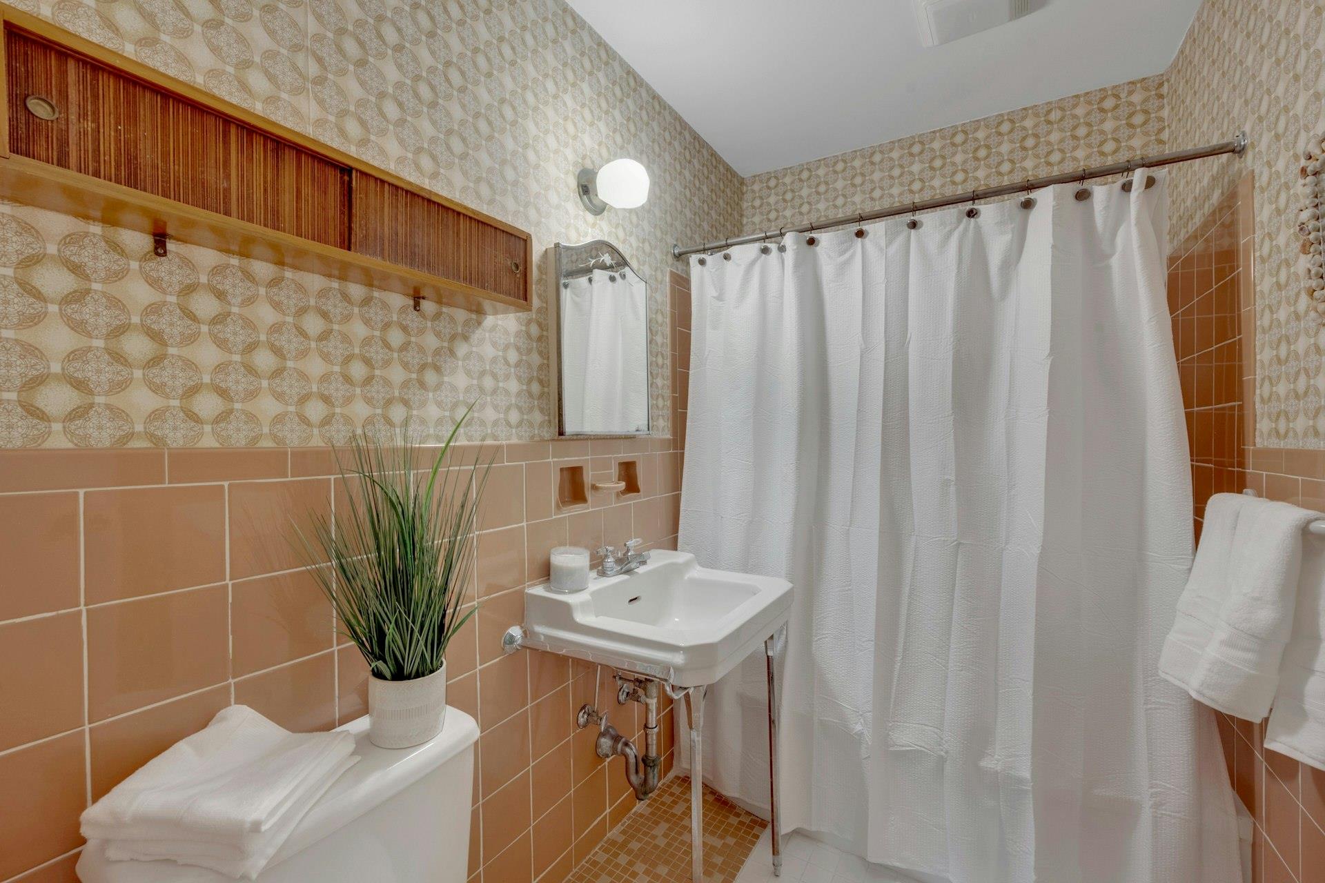 180 N Hampton Drive, White Plains, New York image 32