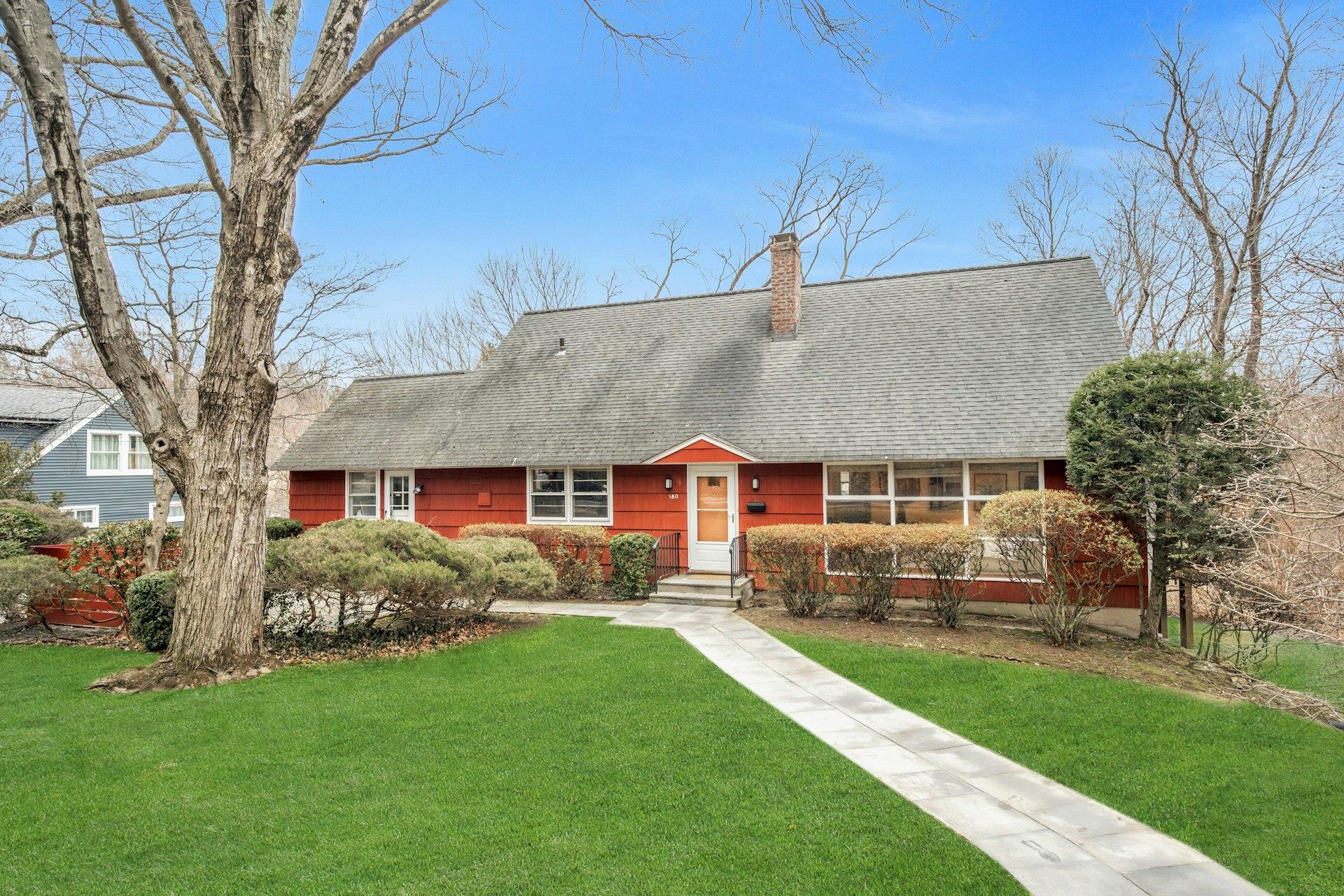 180 N Hampton Drive, White Plains, New York image 2