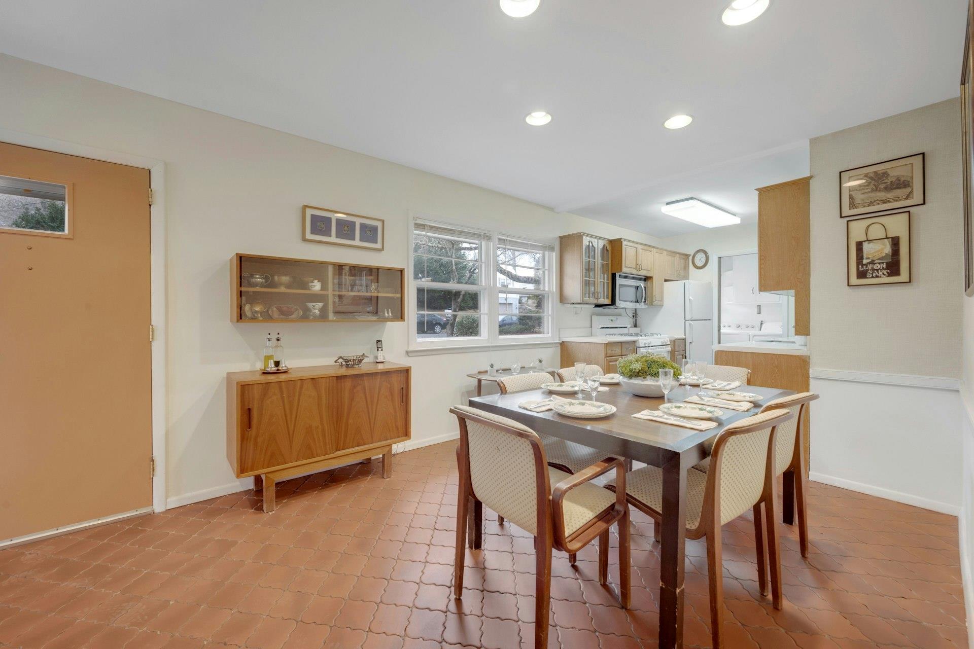 180 N Hampton Drive, White Plains, New York image 16