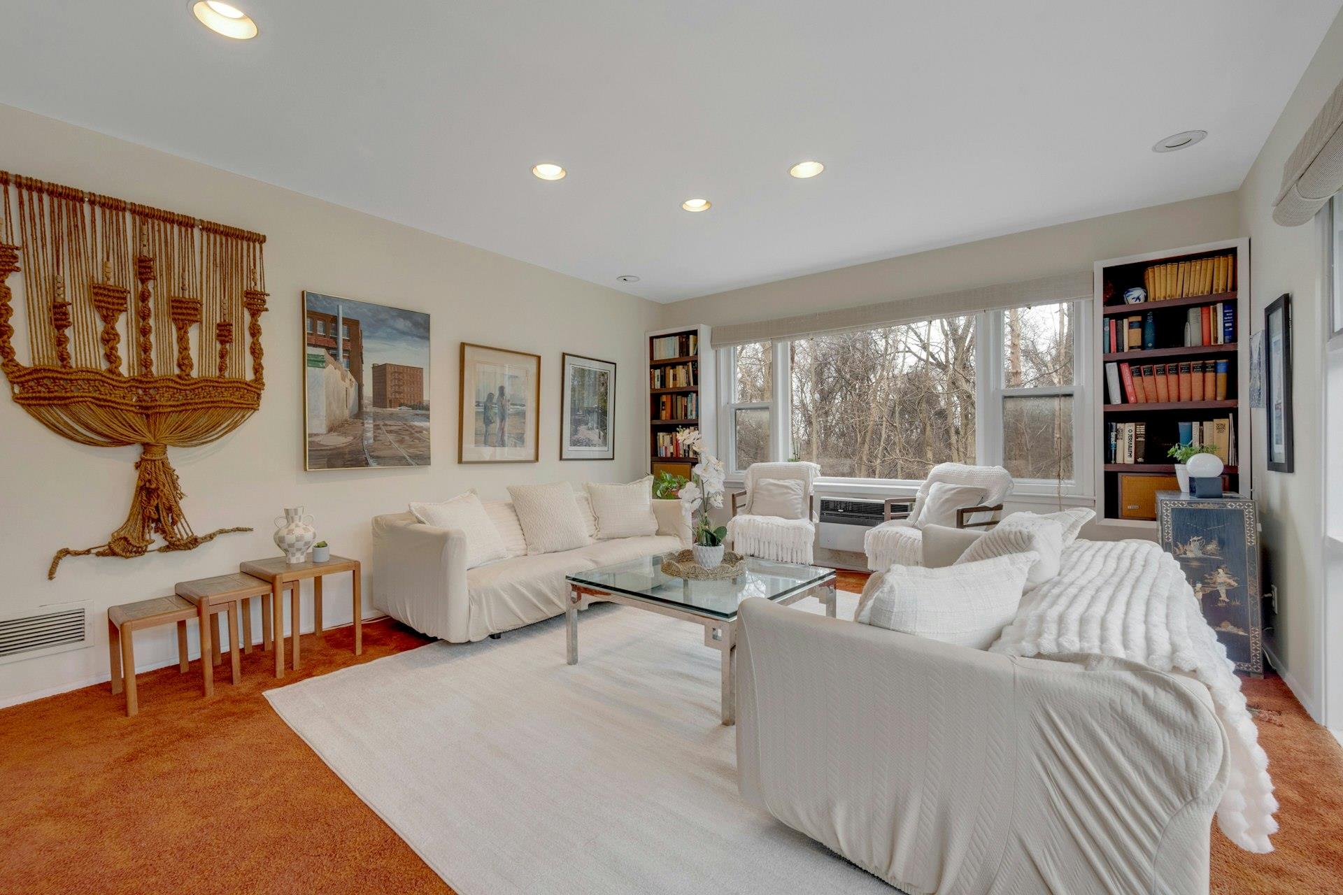 180 N Hampton Drive, White Plains, New York image 5