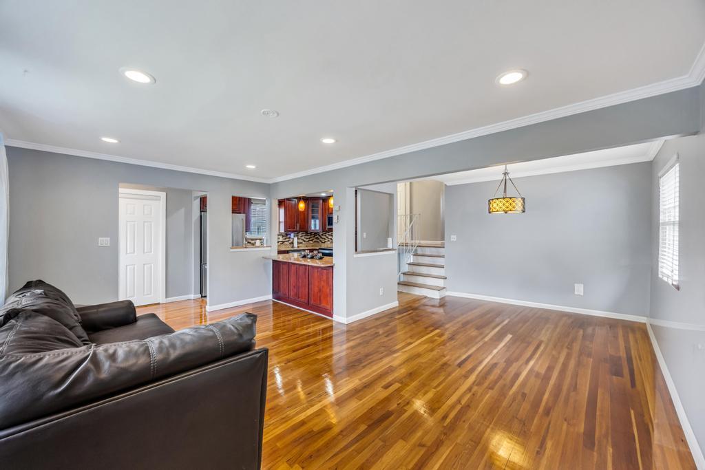 30 Oakland Street, Hempstead, New York image 7