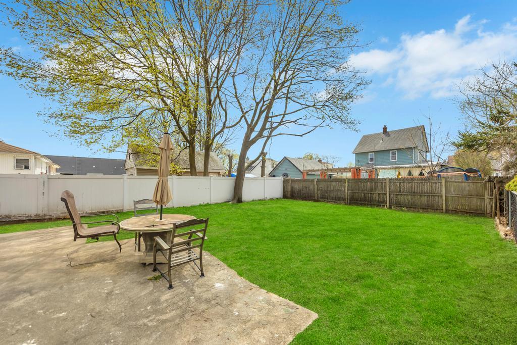 30 Oakland Street, Hempstead, New York image 3