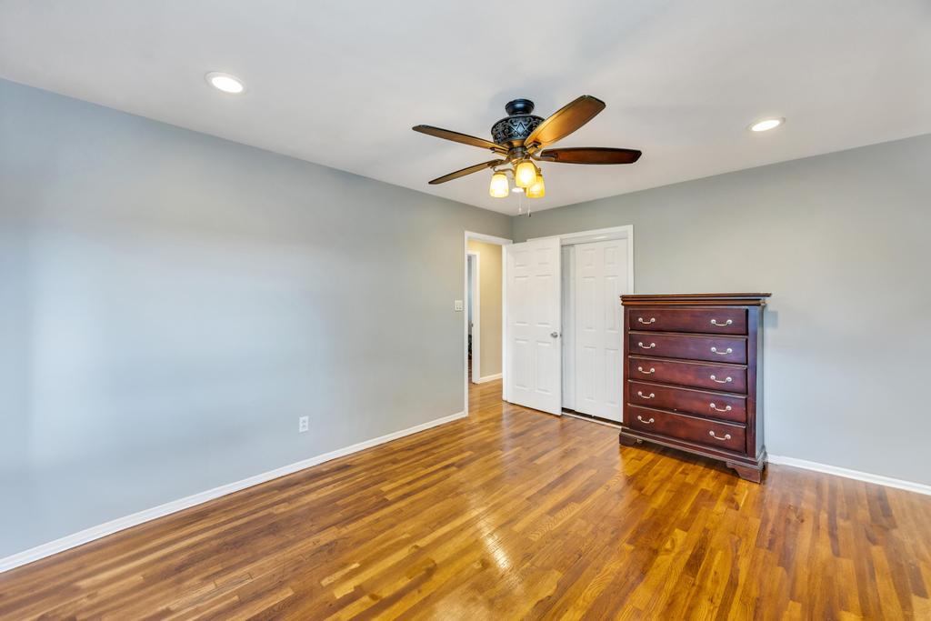 30 Oakland Street, Hempstead, New York image 12