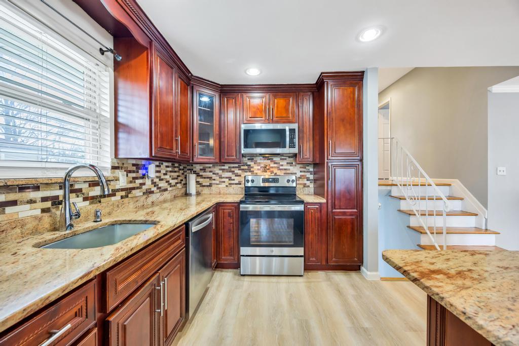 30 Oakland Street, Hempstead, New York image 4