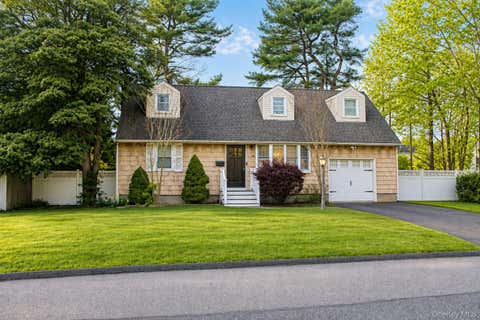 Homes For Sale - 118 Foster Road<br/> Ronkonkoma, NY 11779