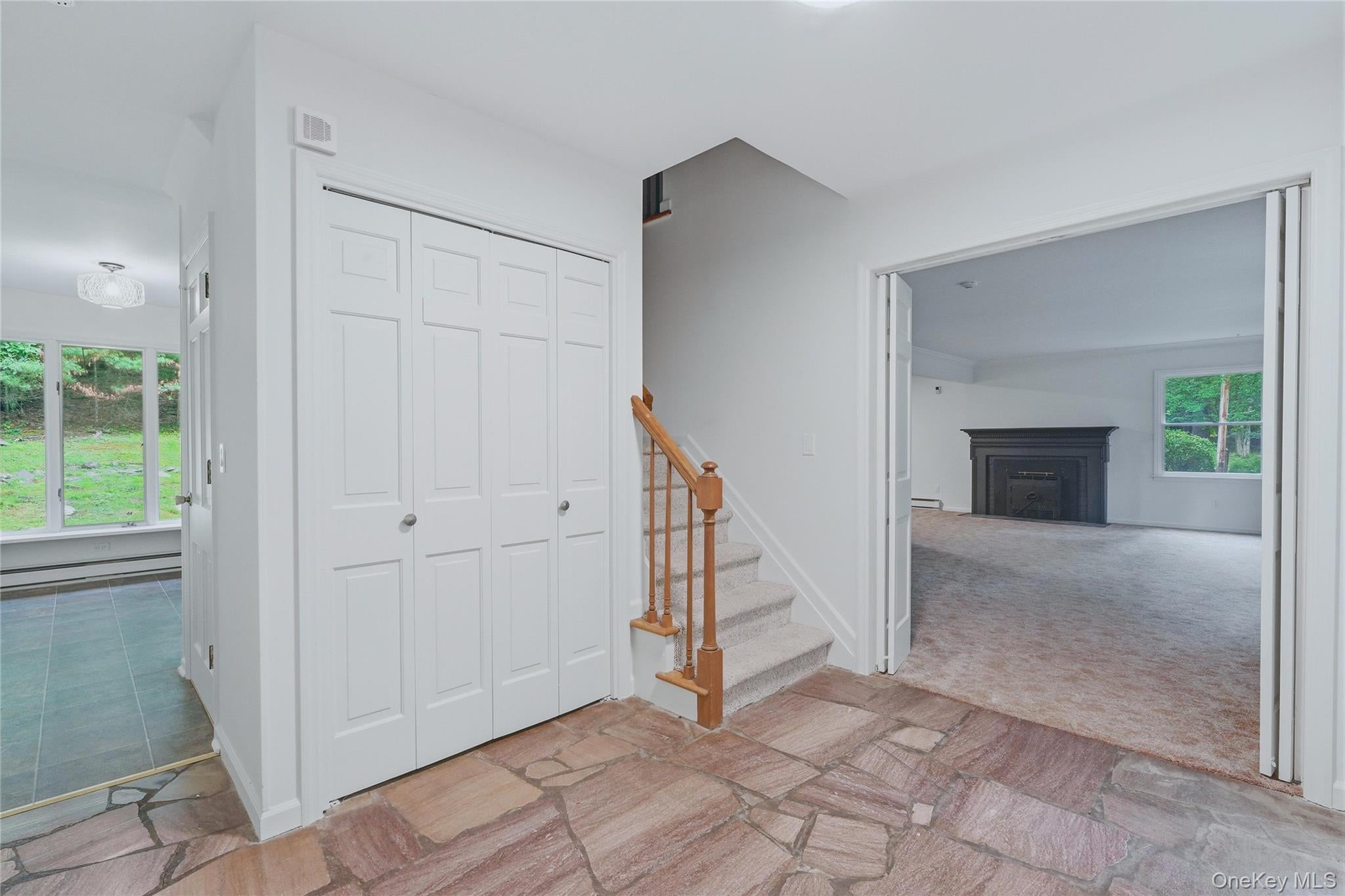 2320 Glasco Turnpike