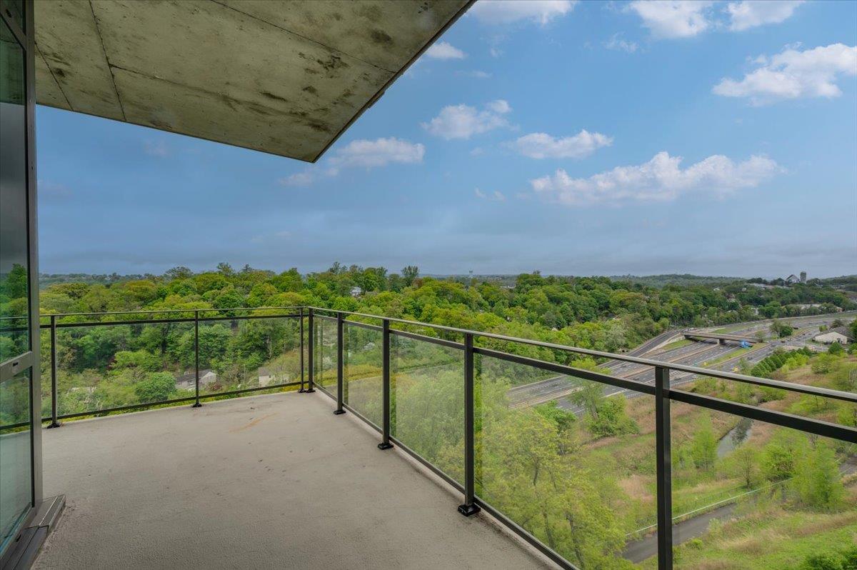 701 Ridge Hill 8D