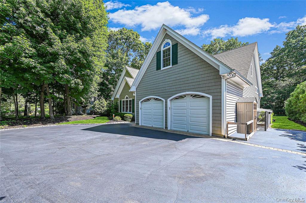 Photo of 828 Pondview Road, Riverhead, NY 11901 (MLS # 1054756)