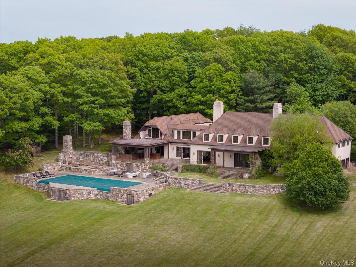 26 Mountain Farm Road