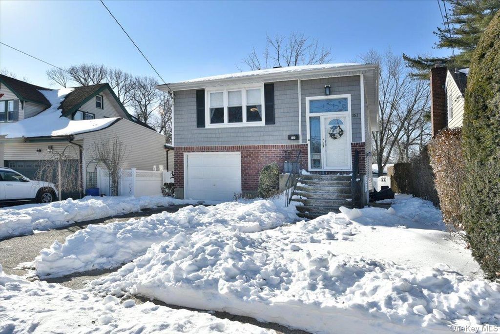 Photo of 151 Norwood Avenue, Malverne, NY 11565 (MLS # 960890)