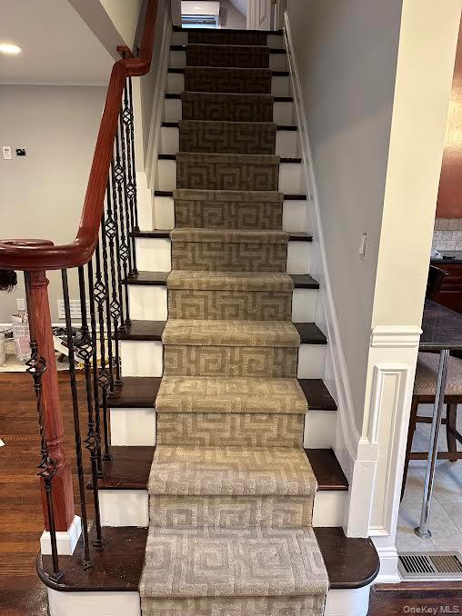 258 N Suffolk Avenue