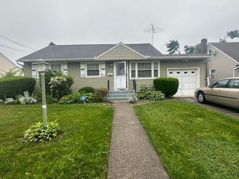 475 Emerson Street Uniondale NY 11553