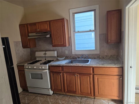 Multifamily For Rent - 127 W Parmenter Street #1<br/> Newburgh, NY 12550