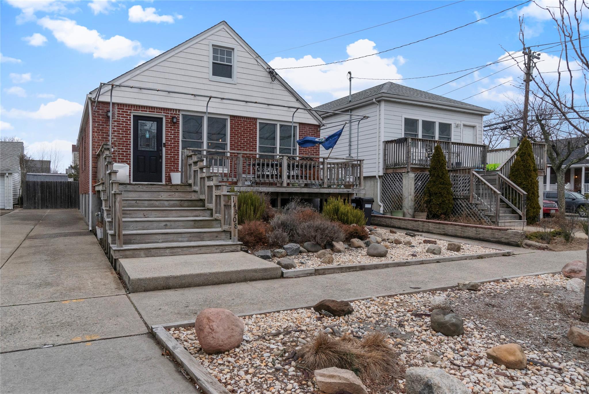 143-08 Newport Ave