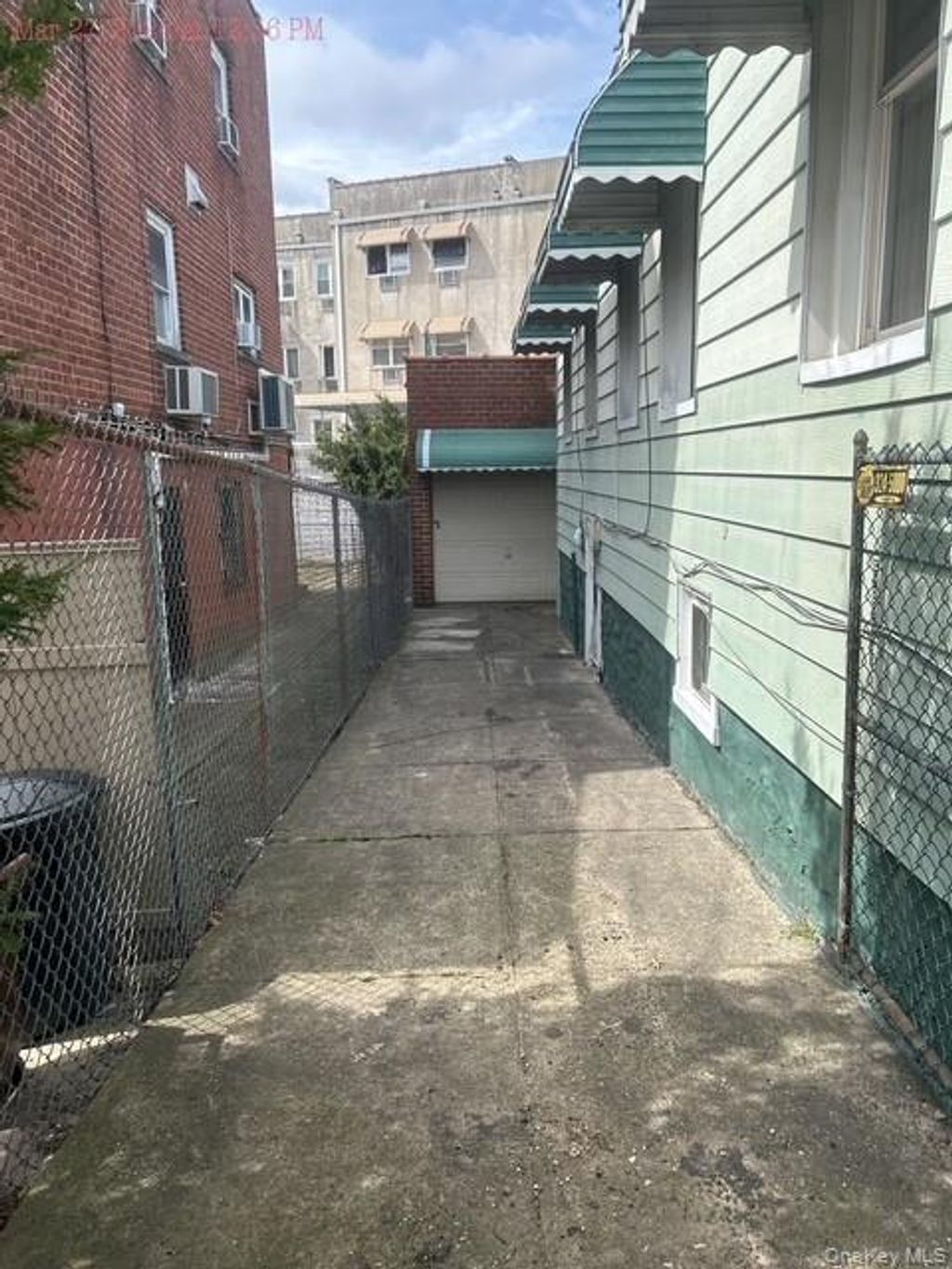 Photo of 3335 hone Avenue, Bronx, NY 10469 (MLS # 994933)