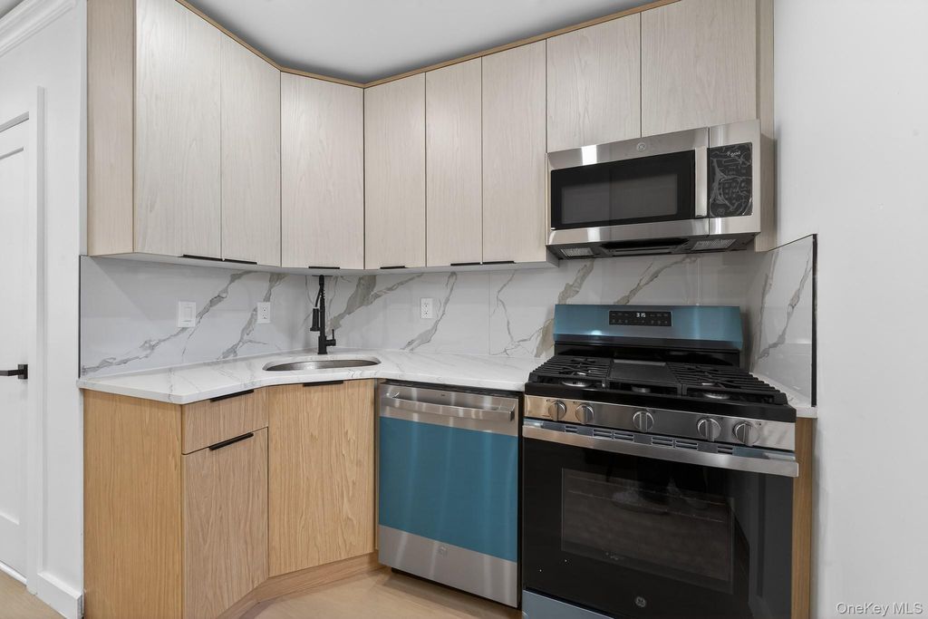 Photo of 114-25 200 Street, Saint Albans, NY 11412 (MLS # 961290)