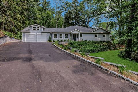 25 Spring Hollow Road Centerport NY 11721