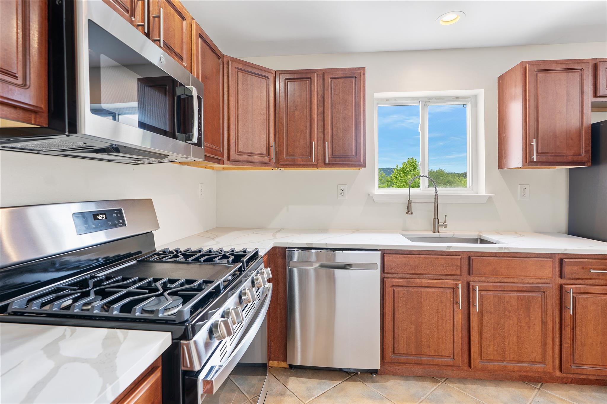 221 Tamerisk Lane, New Windsor, New York image 12