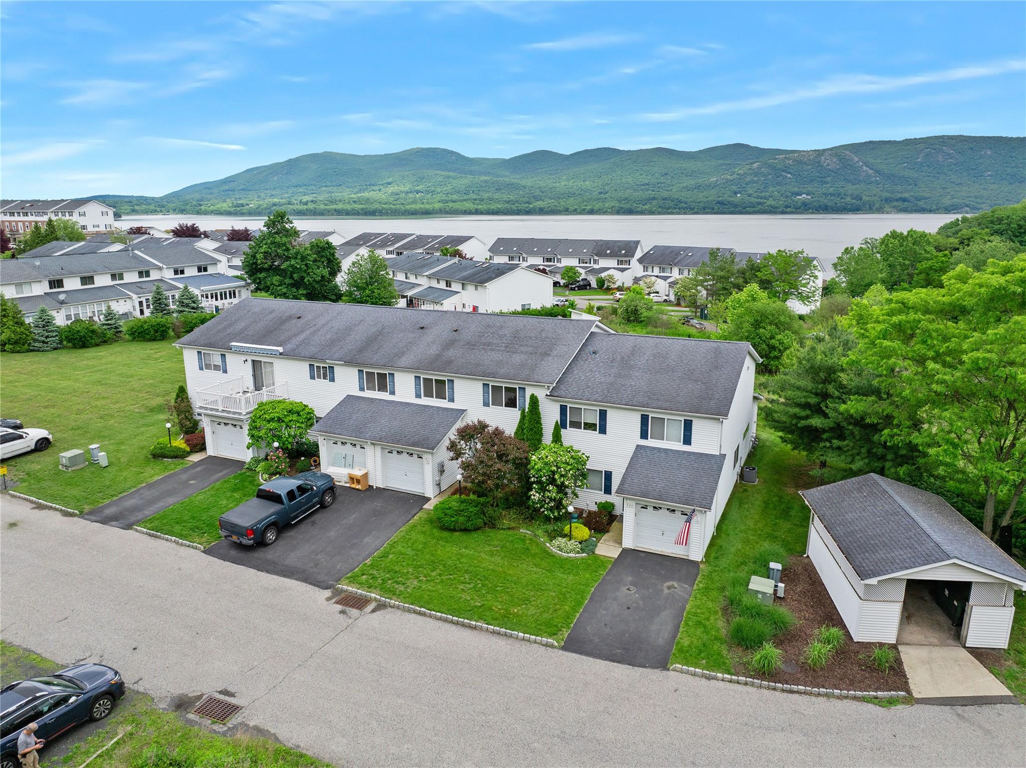 221 Tamerisk Lane, New Windsor, New York image 1