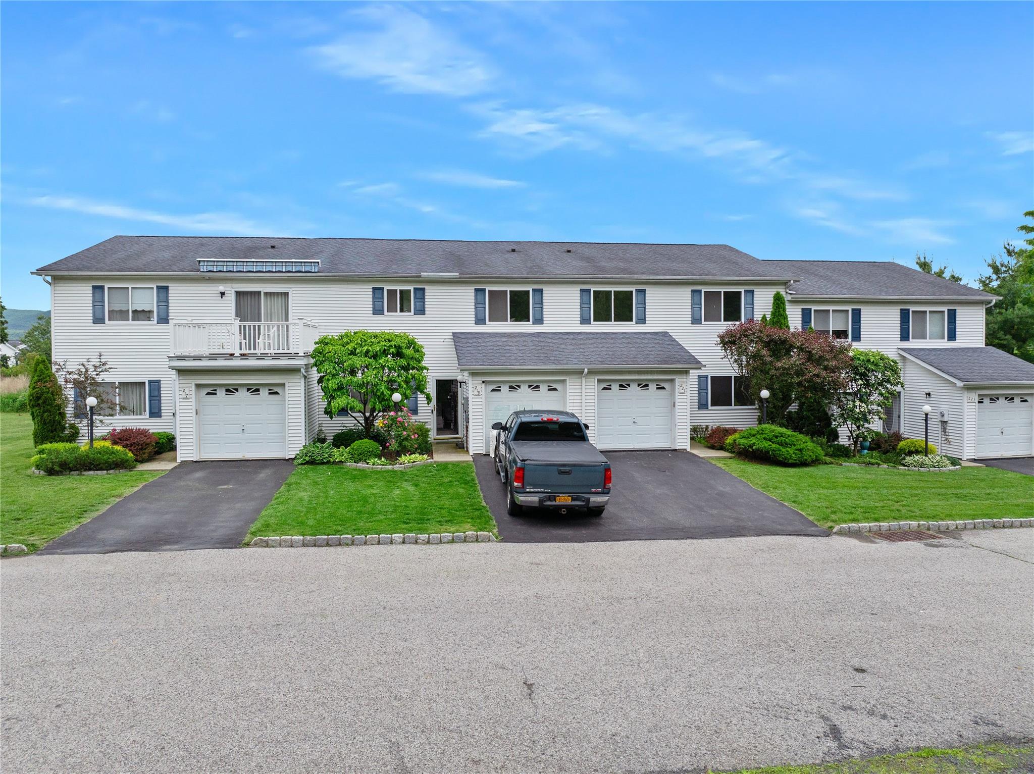 221 Tamerisk Lane, New Windsor, New York image 34