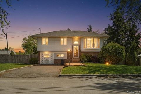 55 Patricia Avenue Deer Park NY 11729