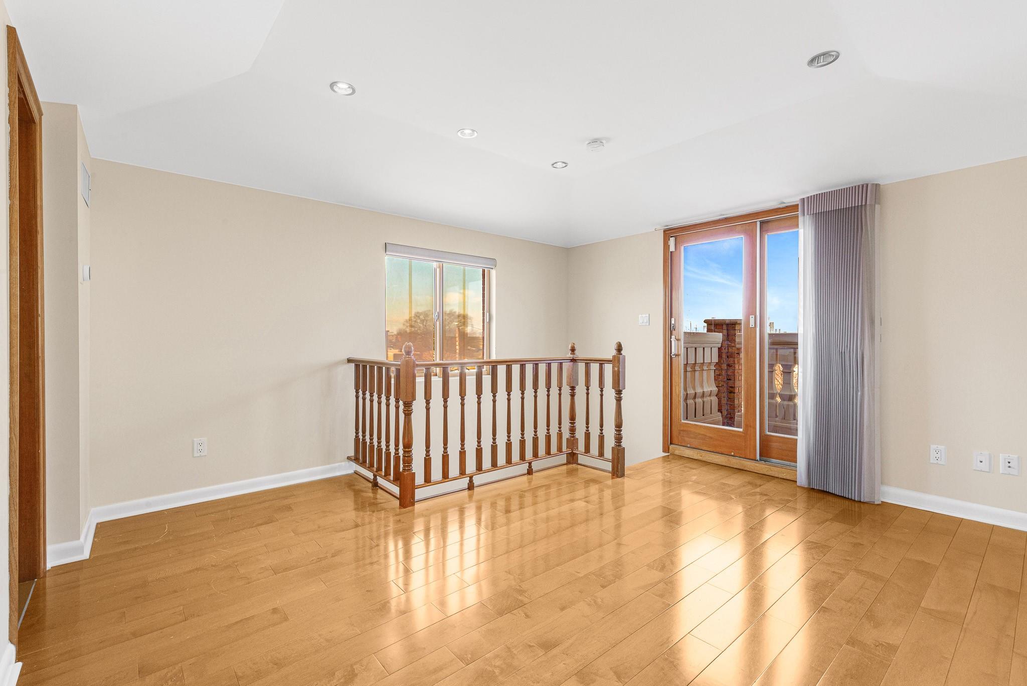 83-18 W 58th Avenue, Middle Village, New York image 26