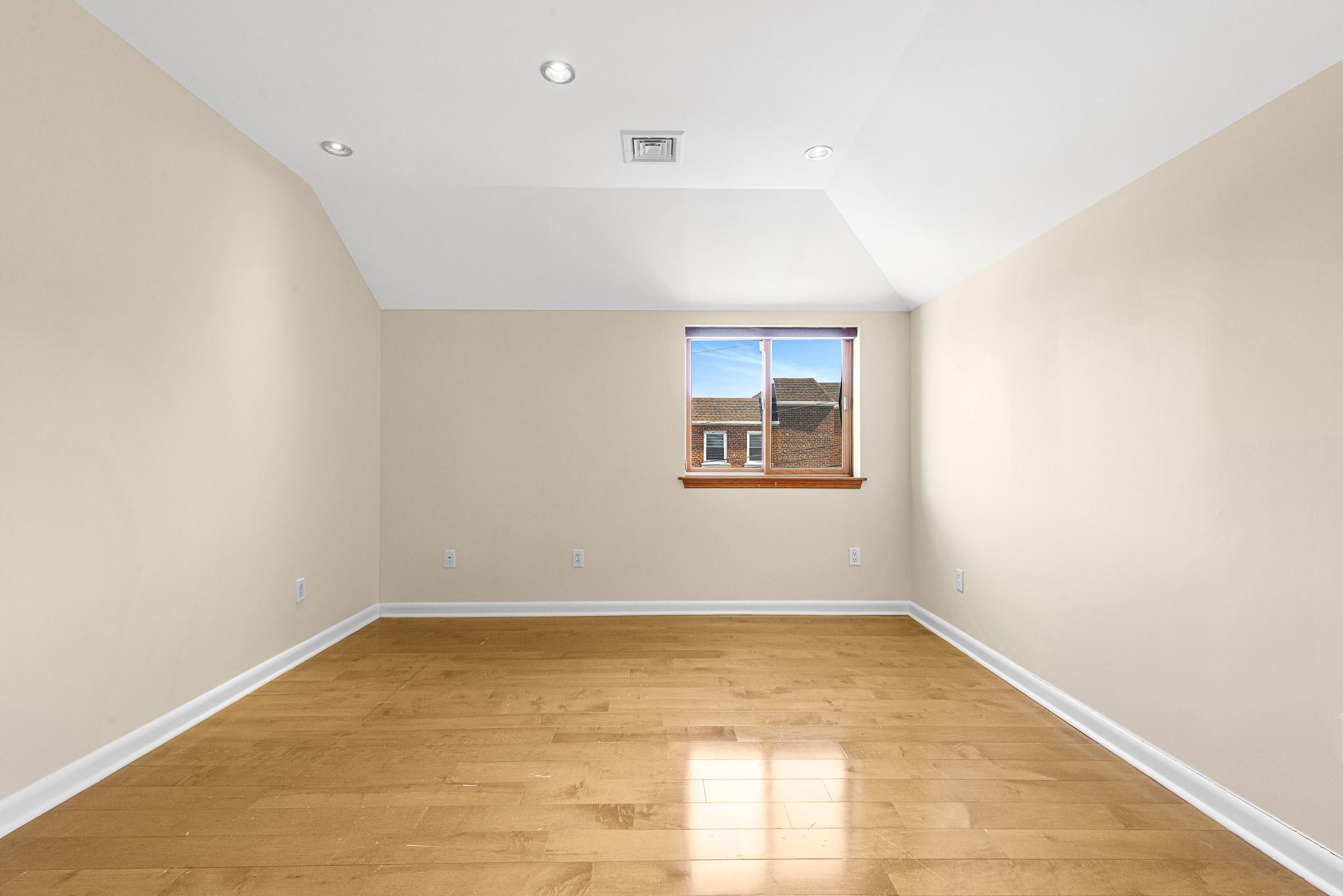 83-18 W 58th Avenue, Middle Village, New York image 21