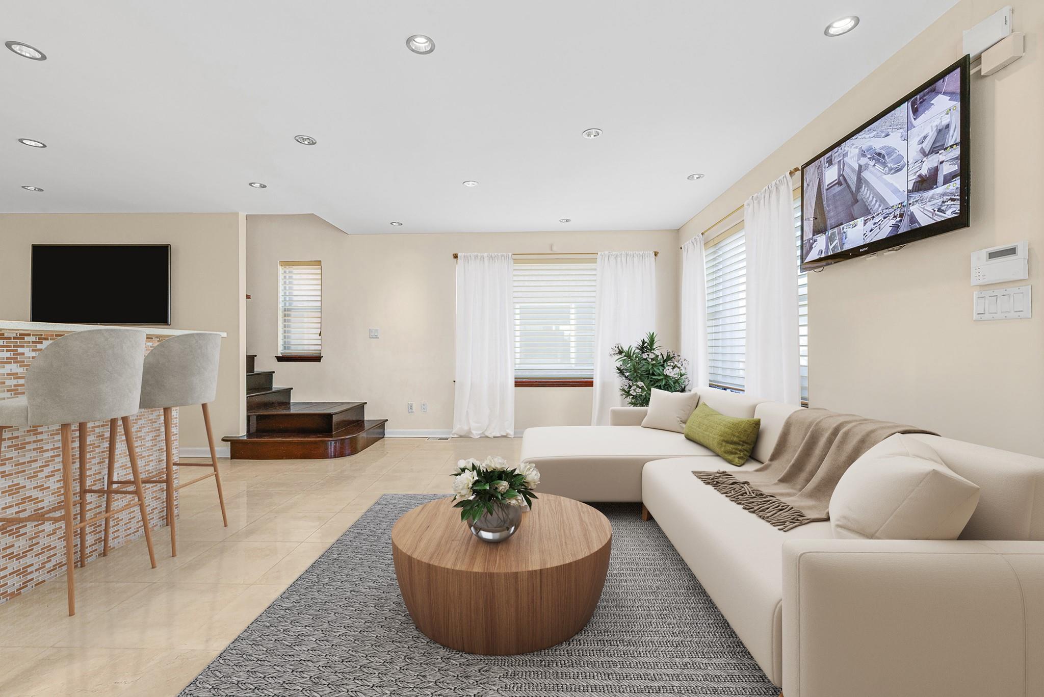 83-18 W 58th Avenue, Middle Village, New York image 4