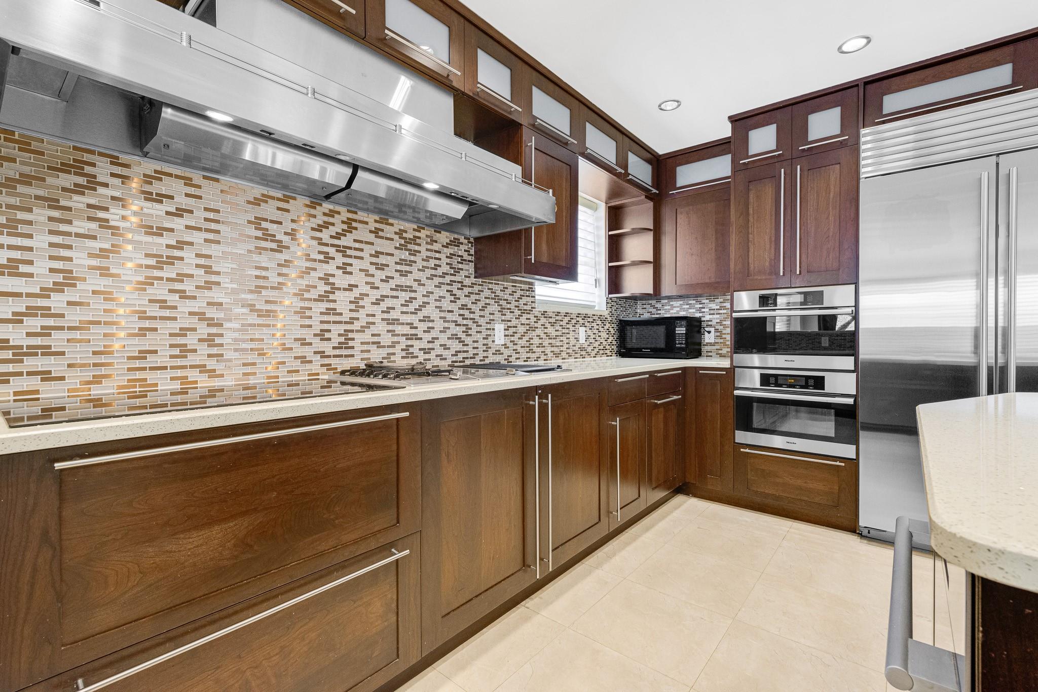 83-18 W 58th Avenue, Middle Village, New York image 8