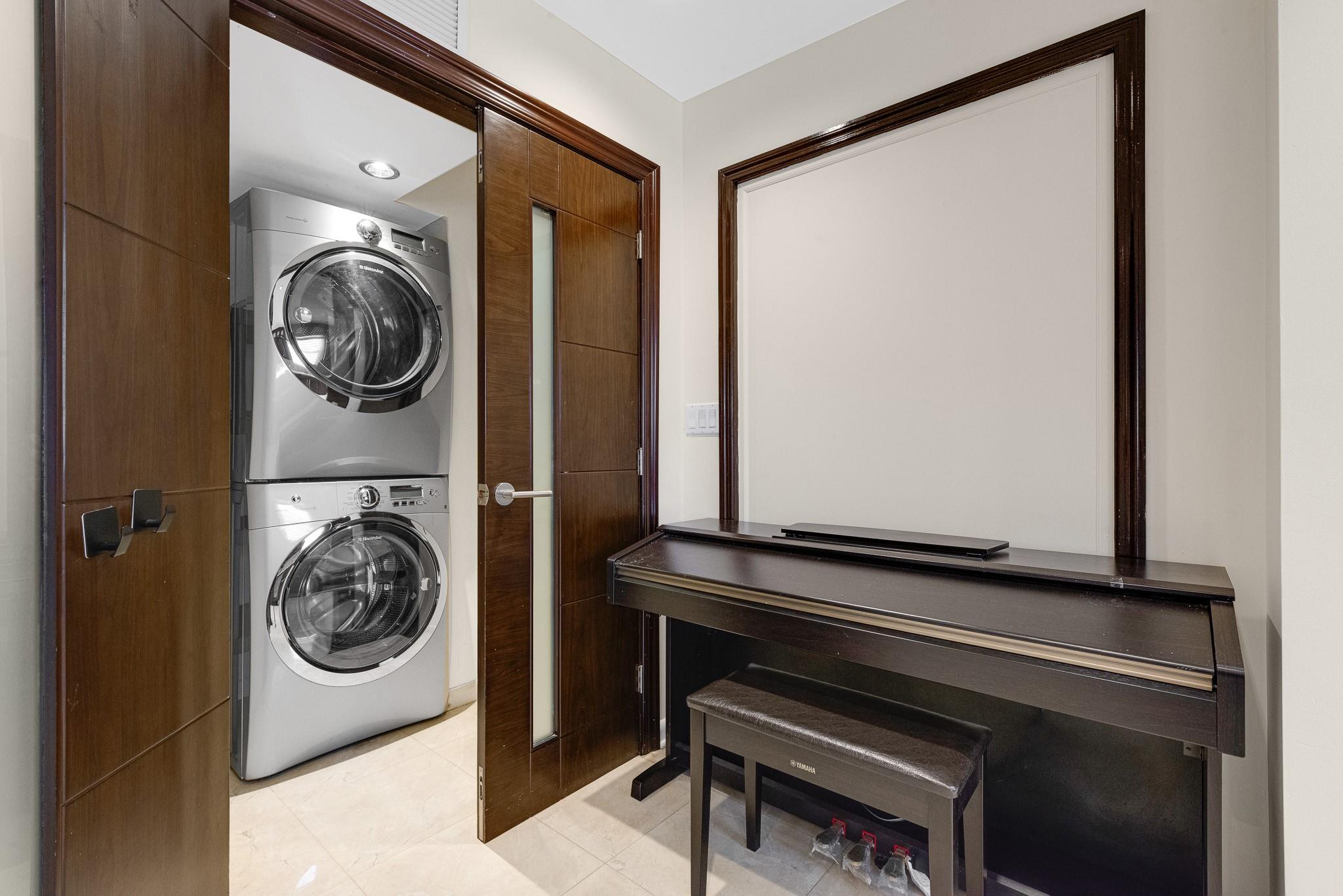 83-18 W 58th Avenue, Middle Village, New York image 43