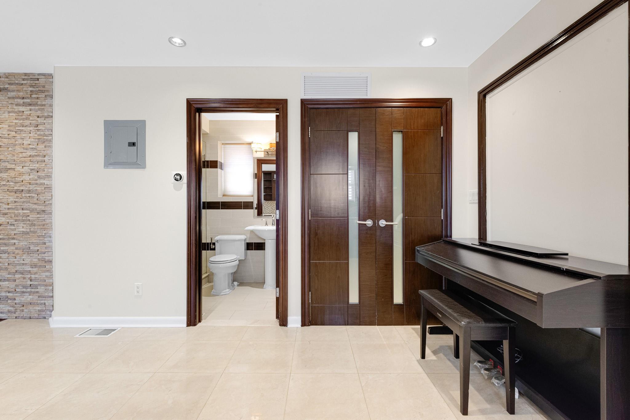 83-18 W 58th Avenue, Middle Village, New York image 41
