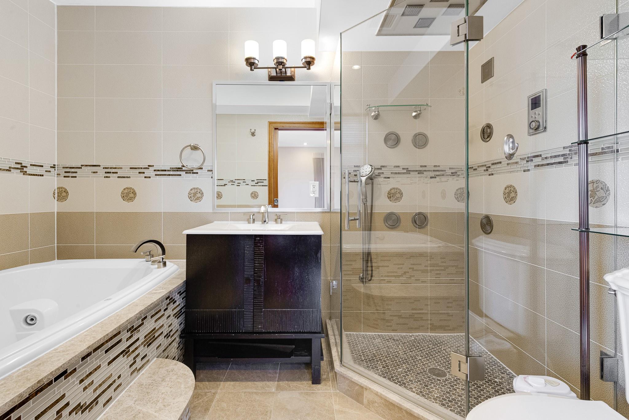 83-18 W 58th Avenue, Middle Village, New York image 16