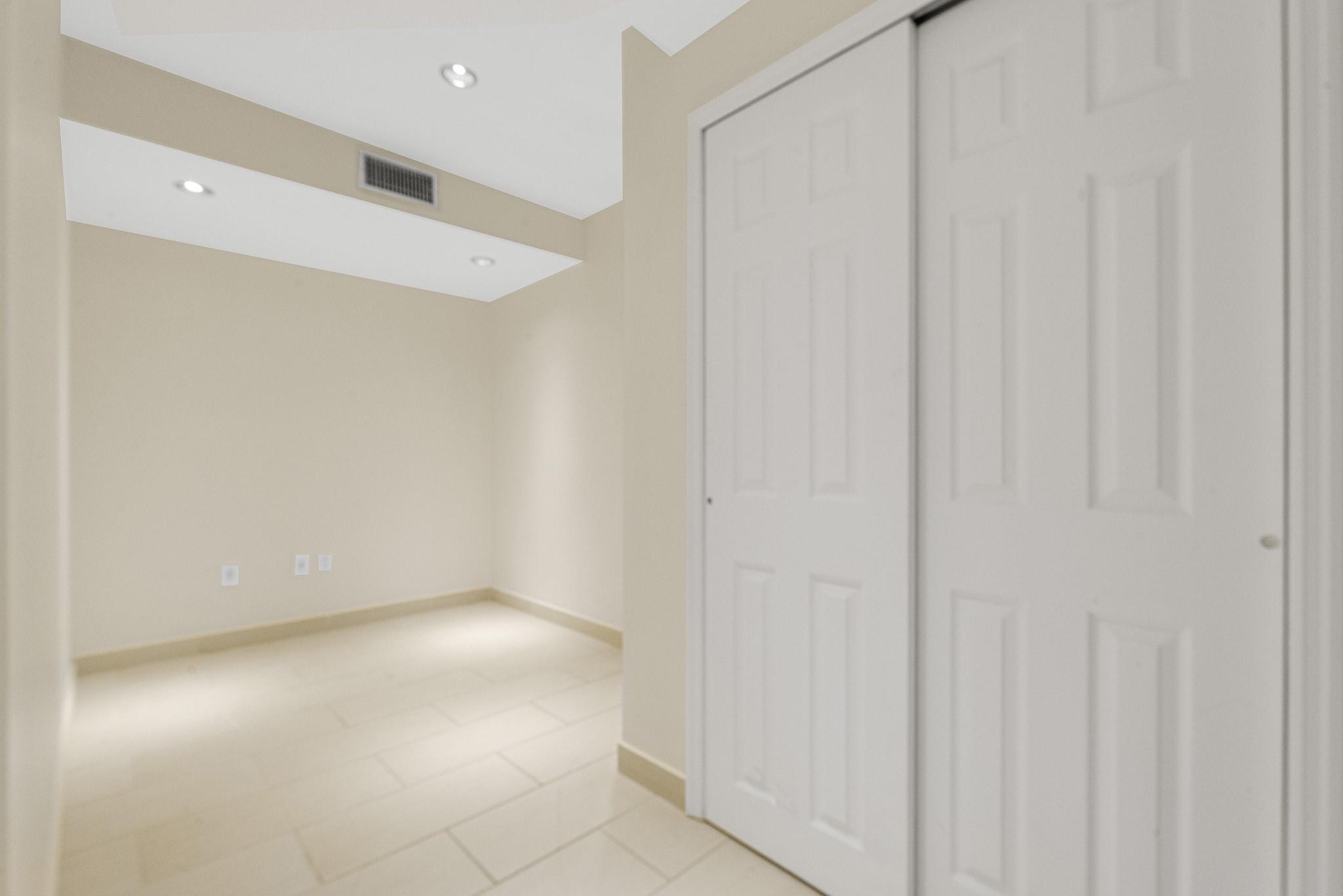 83-18 W 58th Avenue, Middle Village, New York image 29