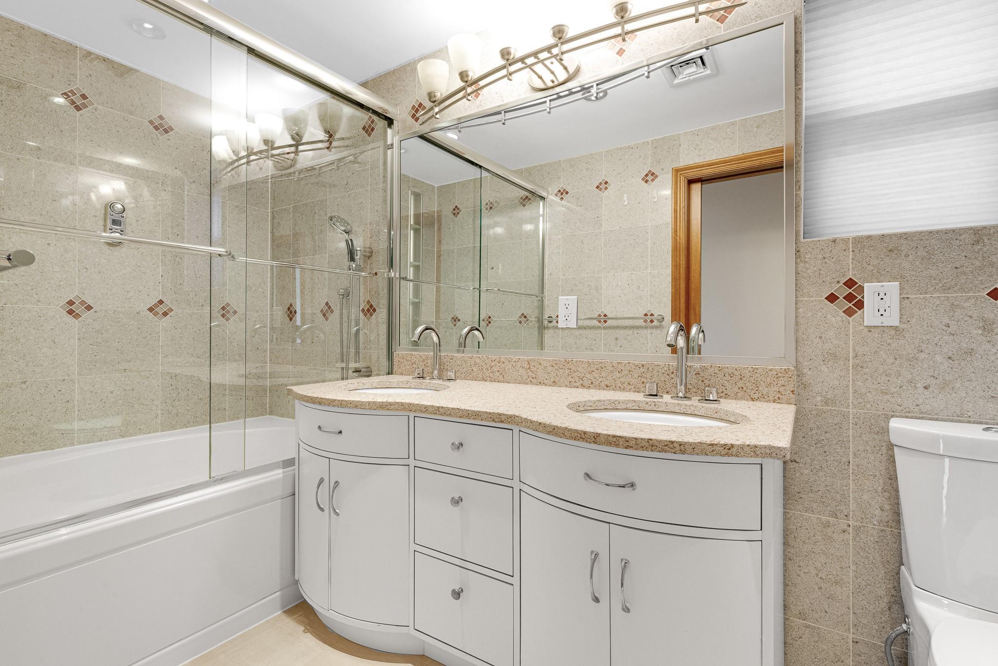 83-18 W 58th Avenue, Middle Village, New York image 19