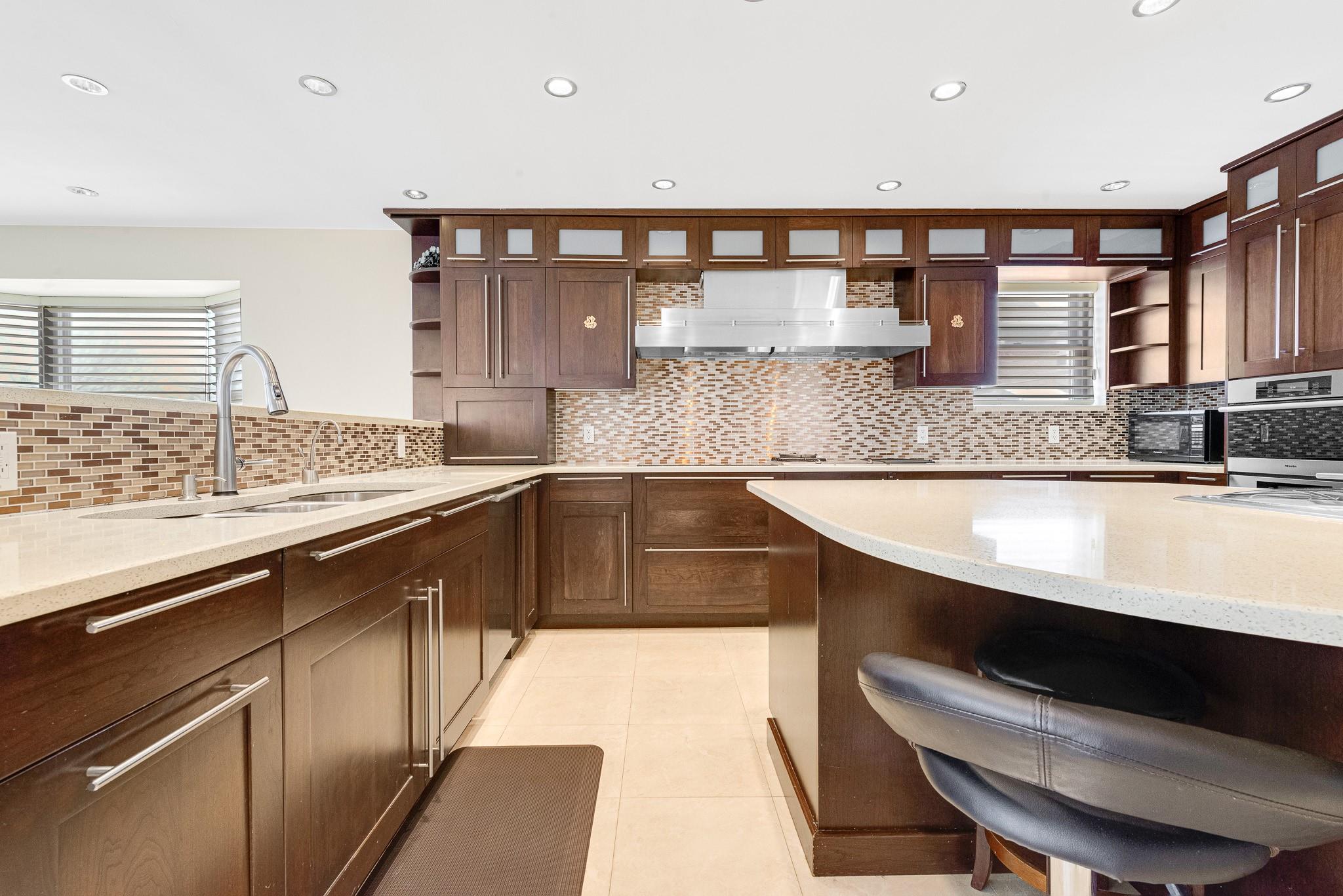 83-18 W 58th Avenue, Middle Village, New York image 7