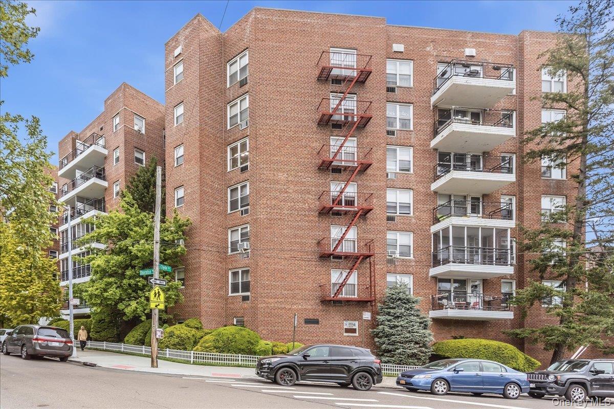 66-15 Thornton Place 5R