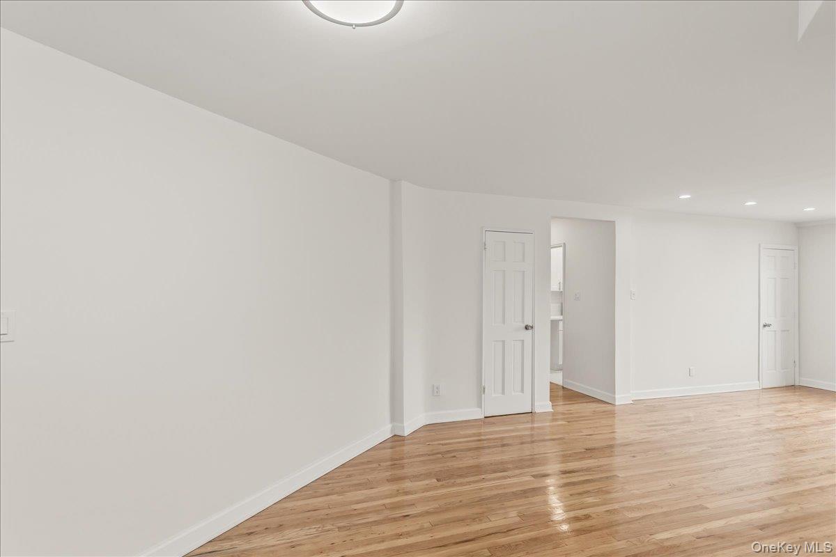 66-15 Thornton Place 5R