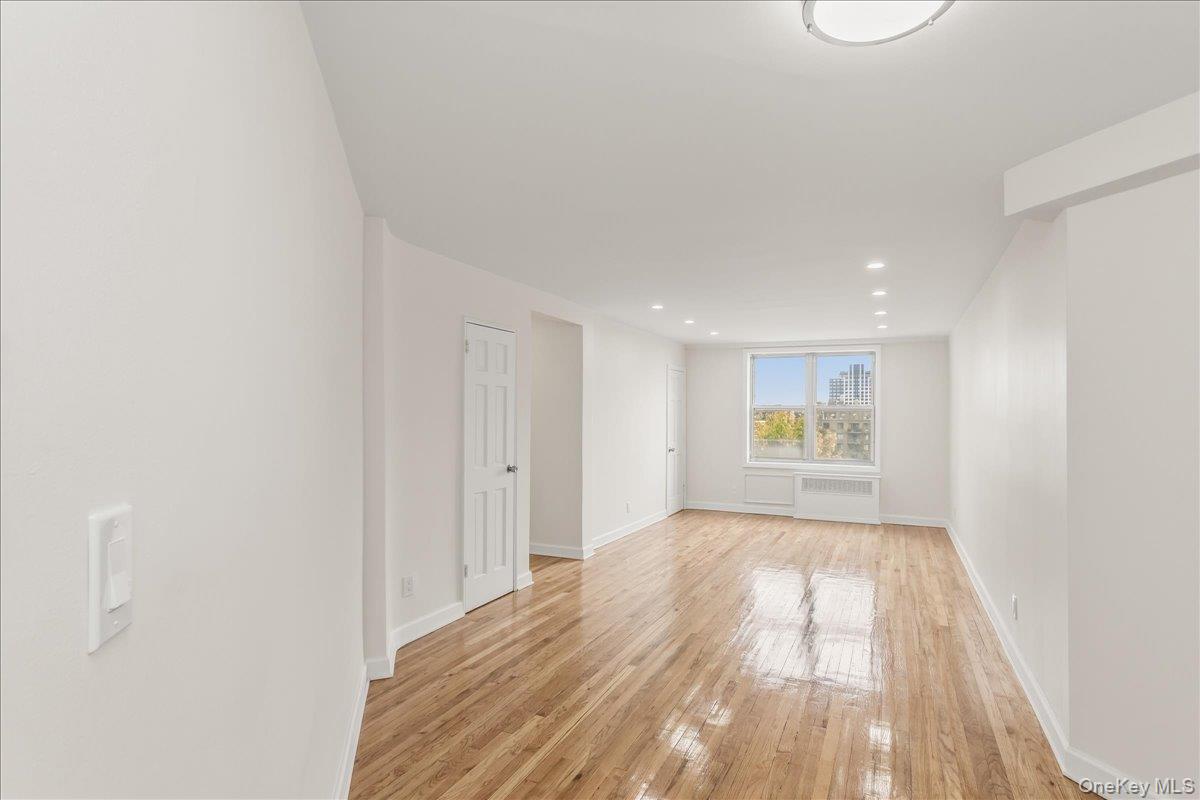 66-15 Thornton Place 5R