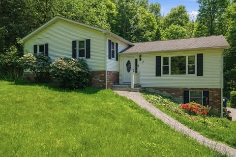 Homes For Sale - 19 Taurat Place<br/> Mahopac, NY 10541