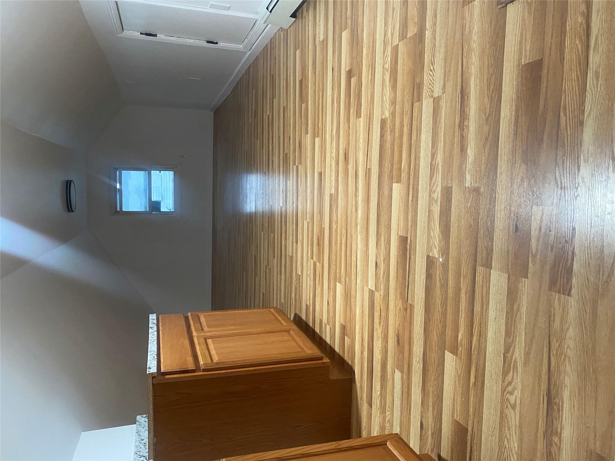 112 N 6th Avenue 3