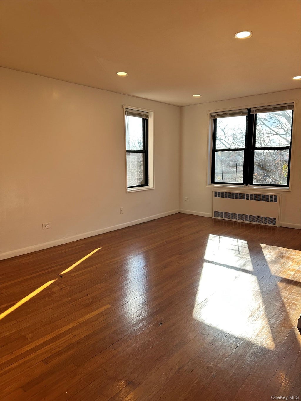 Photo of 150-29 72 Rd Rd #3L, Flushing, NY 11367 (MLS # 1008265)
