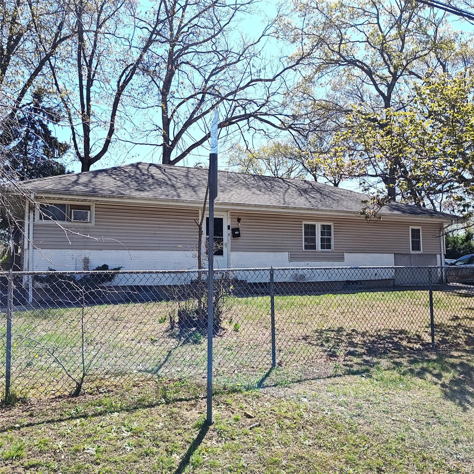 49 Overland Avenue, Amityville, New York image 2