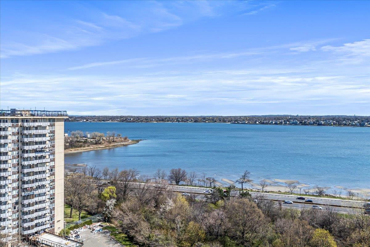 215-29 23rd Avenue Ave #4, Bayside, New York image 4