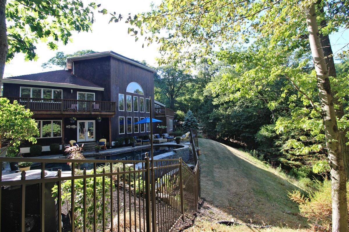 36 Ridgetop Drive, Tomkins Cove, New York image 1
