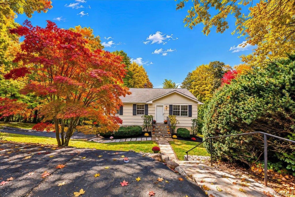 Photo of 7 Meadowbrook Drive, Ossining, NY 10562 (MLS # 1056438)