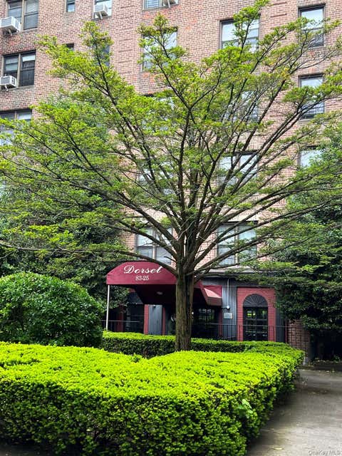 Homes For Sale - 8325 98th Street #5P<br/> Woodhaven, NY 11421