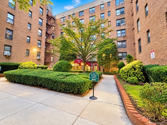8325 98TH ST APT 5P, WOODHAVEN, NY 11421 - Image 45077b533010bd2b55c8aa5381fbbc3f/2007752002