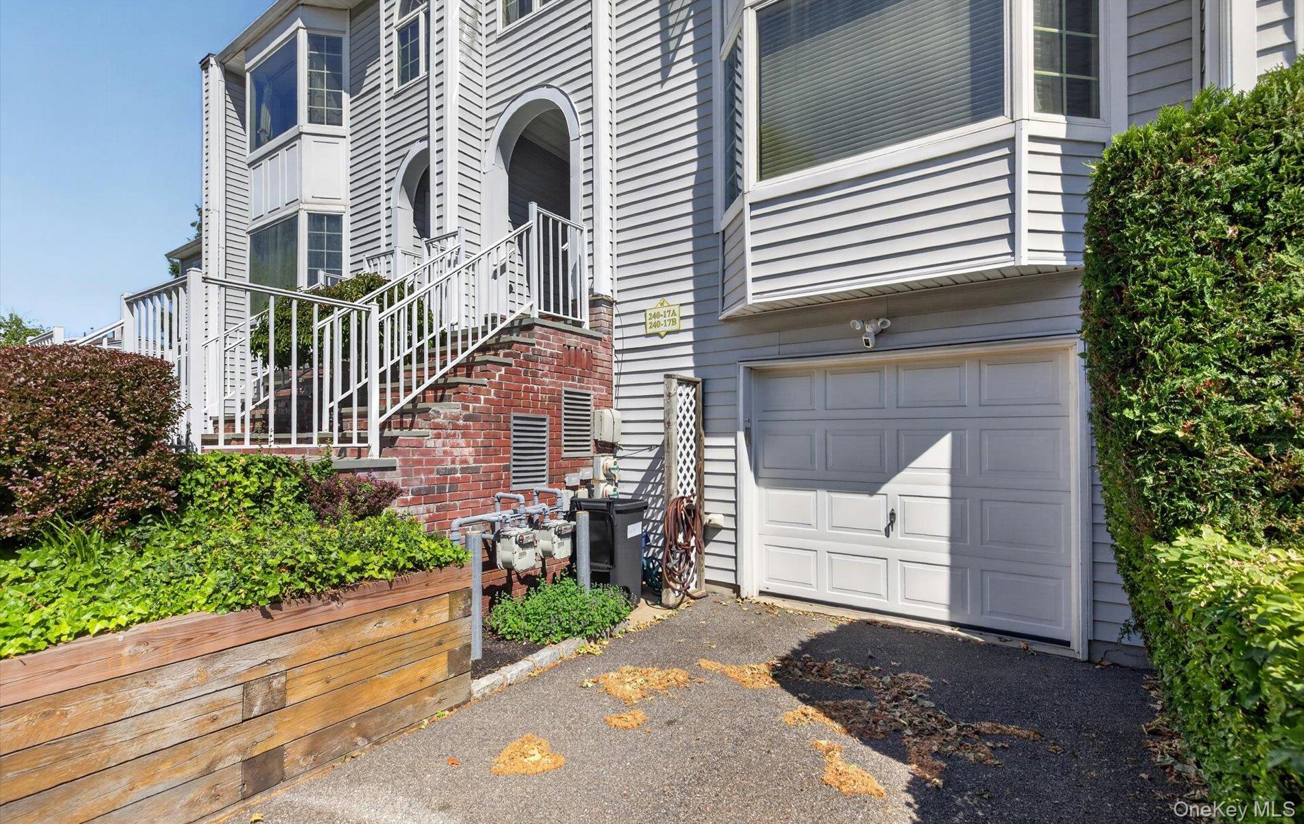 240-17A Oak Park Drive