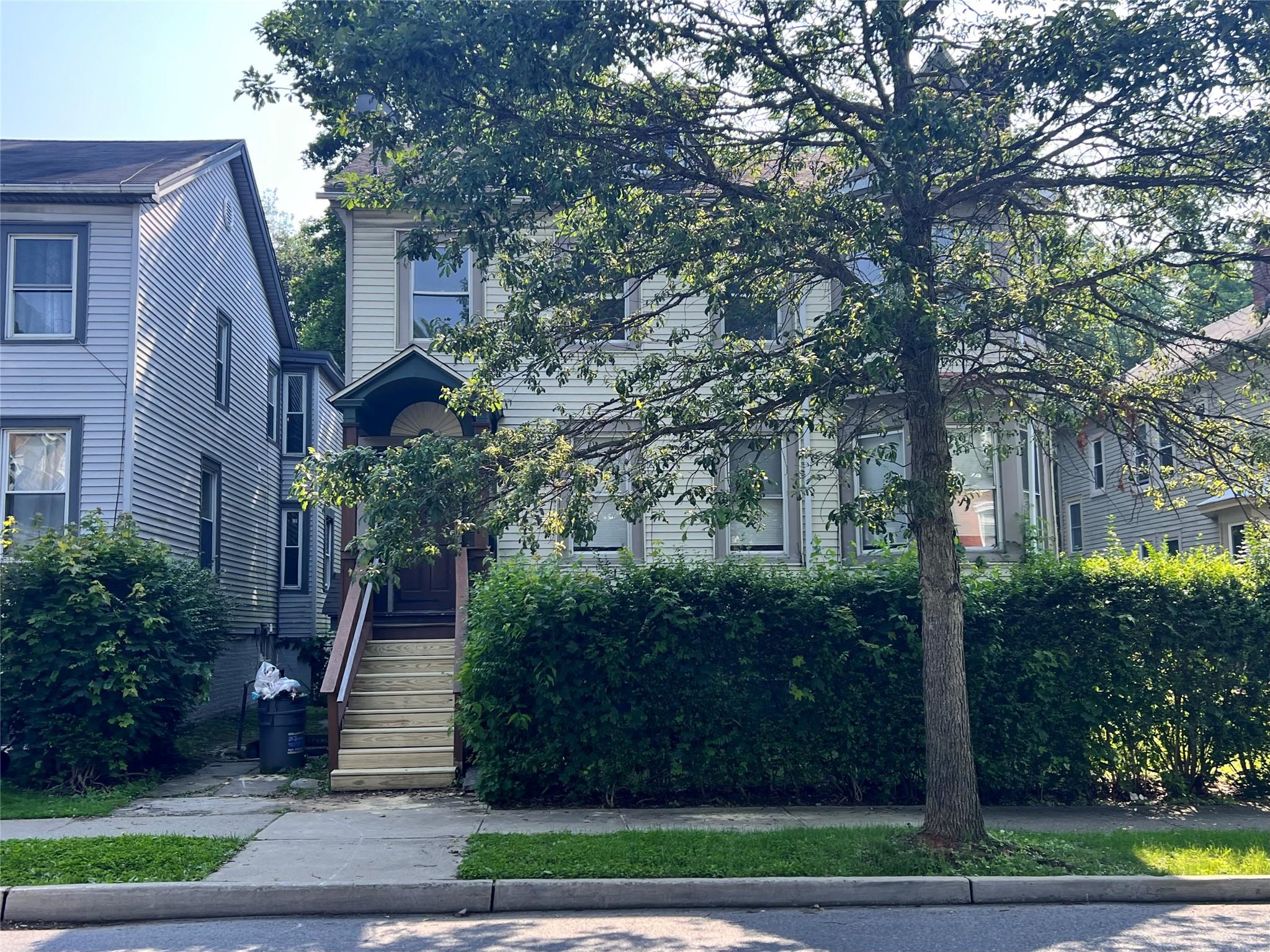 Hooker Avenue, Poughkeepsie, New York - 6 Bedrooms  
3 Bathrooms - 