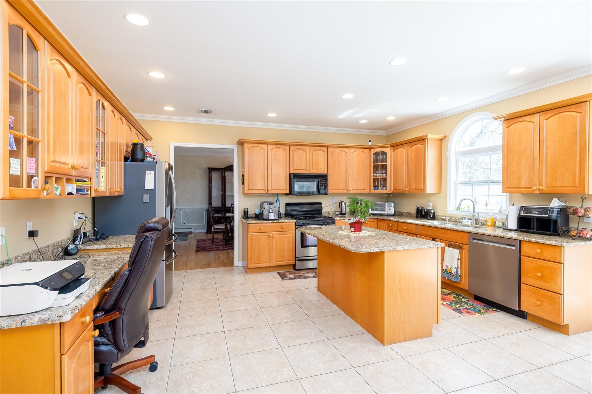 81 Stoothhoff Road, East Northport, New York image 12